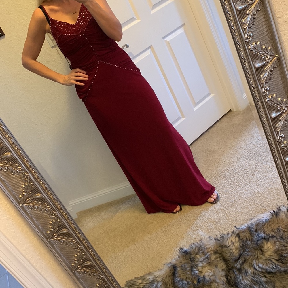 NWT burgundy dress size 40 on the tag